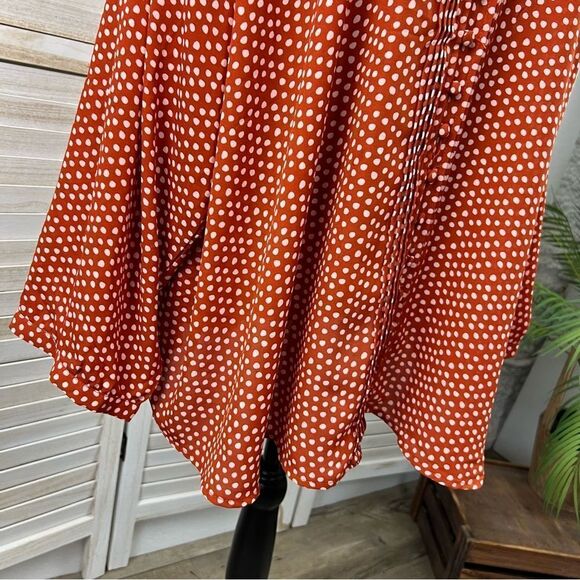 Torrid Georgette Pintuck V-Neck Top 5 - Picture 5 of 10